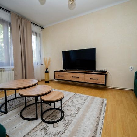 Cozy One-Bedroom Apartment Near City Center SJJ Exteriér fotografie